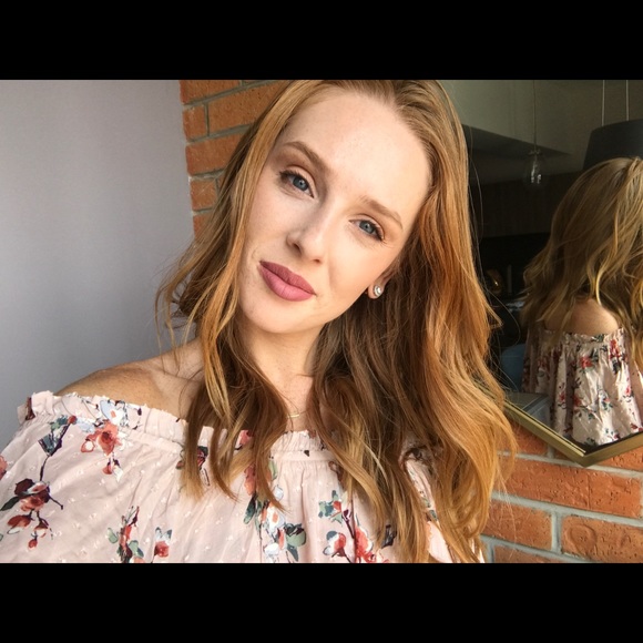 Meet your Posher, Alexandra - Picture 1 of 1